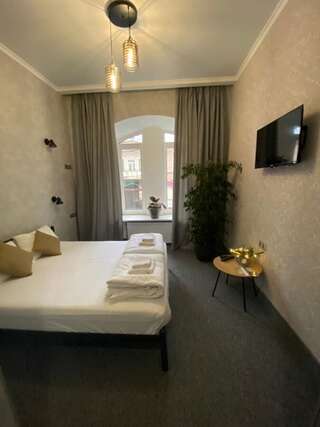 Отель Отель Art Gallery Одесса Большой двухместный номер с 1 кроватью-1