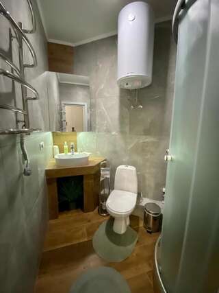 Отель Отель Art Gallery Одесса Семейный люкс с балконом-10