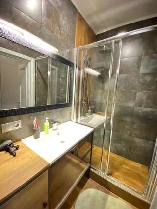 Отель Отель Art Gallery Одесса Большой двухместный номер с 1 кроватью-5