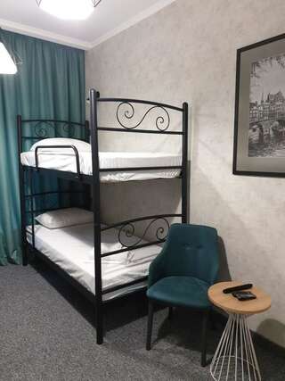 Отель Отель Art Gallery Одесса Стандартный двухместный номер с 2 отдельными кроватями-7