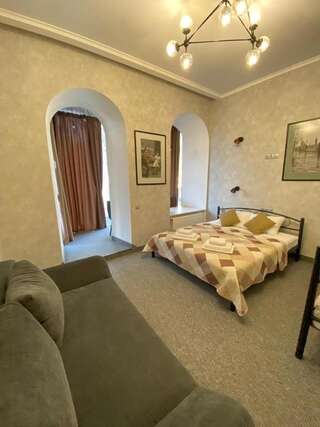 Отель Отель Art Gallery Одесса Семейный люкс с балконом-14