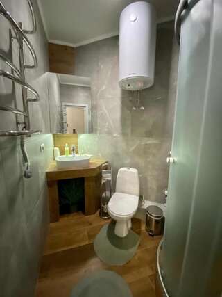 Отель Отель Art Gallery Одесса Семейный люкс с балконом-18