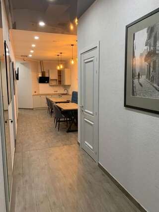 Отель Отель Art Gallery Одесса Семейный люкс с балконом-20